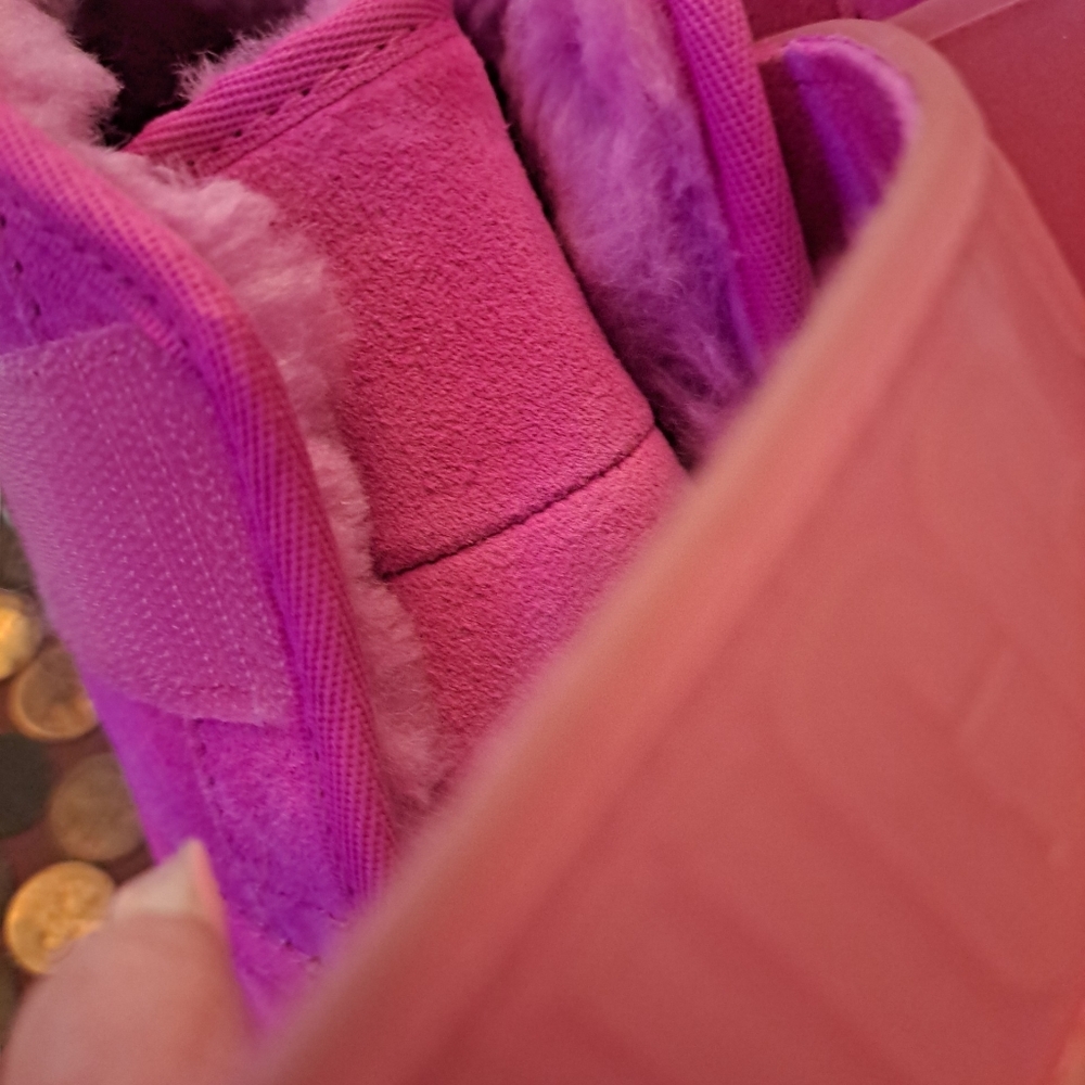 UGG neumel Pink Chukka Boots 8 - Picture 2 of 4